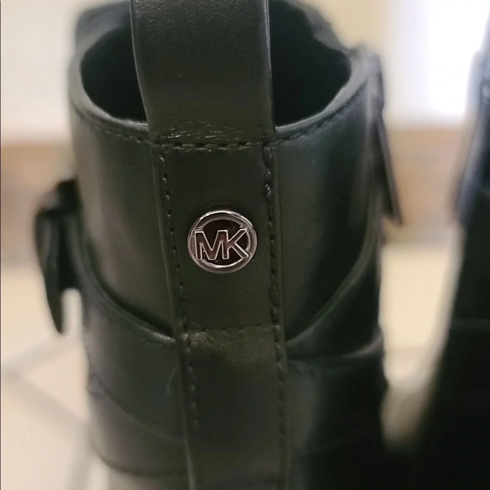 Michael Kors brand new leather ankle boots (Women) - Picture 4 of 7